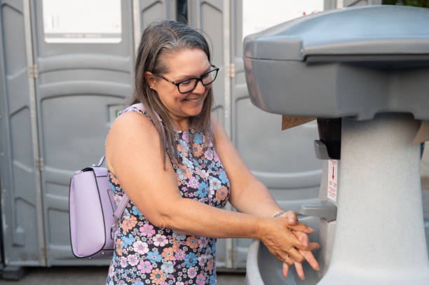Best Portable toilet rental cost  in Fresno, CA